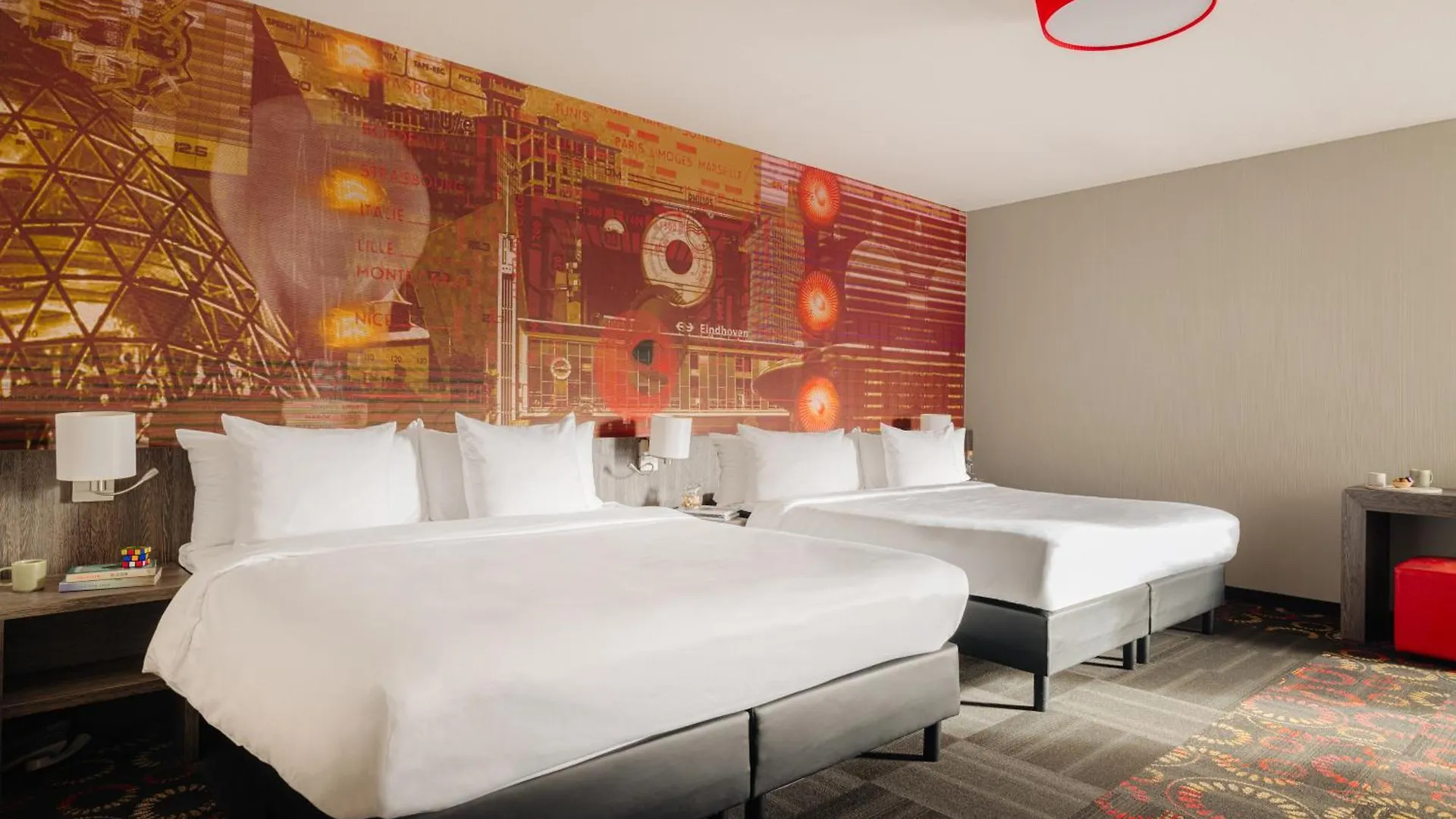 Leonardo Hotel Eindhoven City Center Former Crown Hotel 4*,  Países Baixos